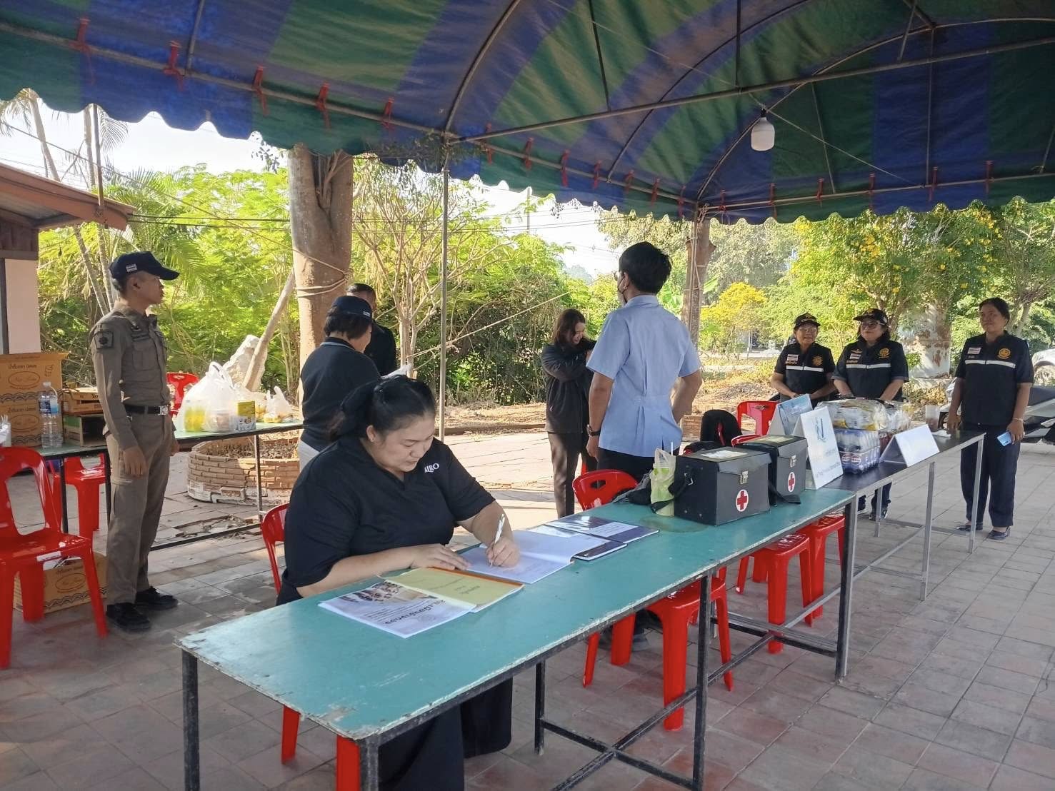 title - ส.ป.ก.อ่างทอง ลงพื้นที่ตรวจเยี่ยมจุดตรวจ จุดบริการประชาชน เพื่อป้องกันและลดอุบัติเหตุทางถนนช่วงเทศกาลปีใหม่ 2569 